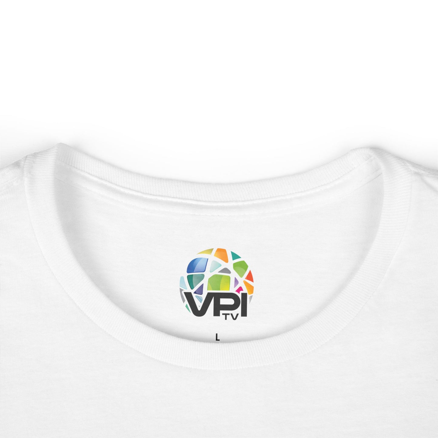 Camiseta Softstyle para Mujer "Venezuelan Vibes" – Diseño Colorido Inspirado en Venezuela