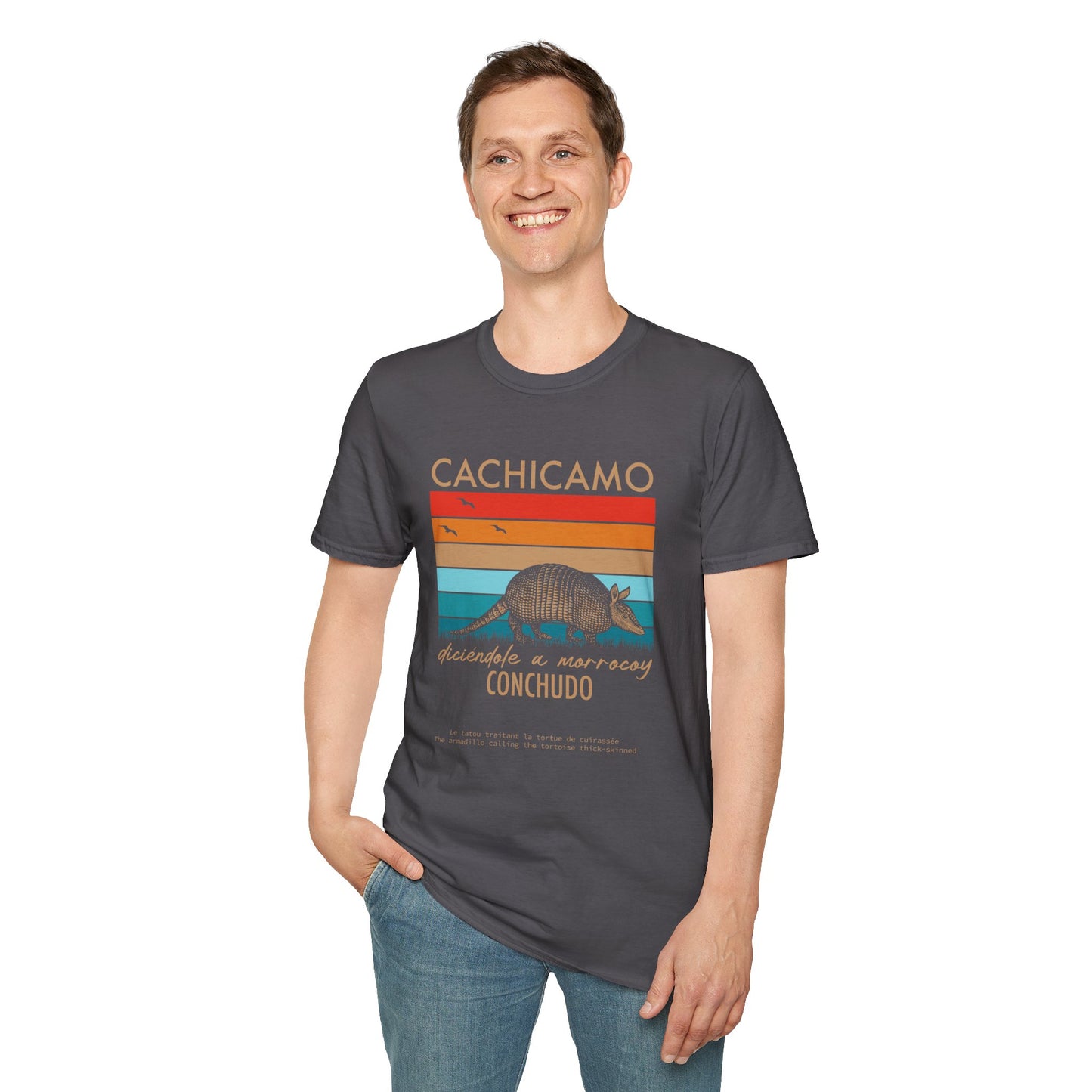 CACHICAMO DICIÉNDOLE A MORROCOY 🐢 CONCHUDO - Camiseta Vintage Unisex Softstyle