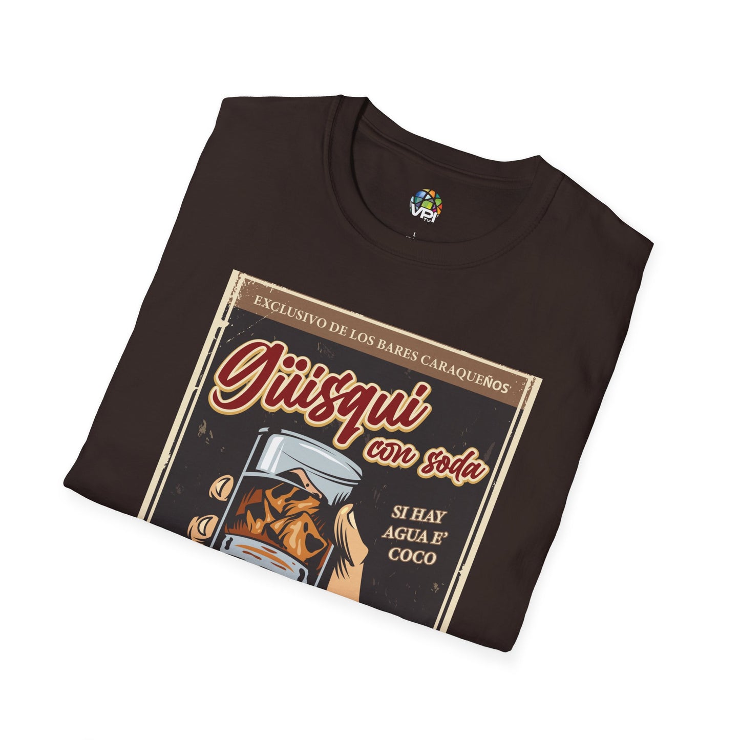GÜISQUI CON SODA - Camiseta Vintage Unisex Softstyle – Un Clásico de los Bares Caraqueños