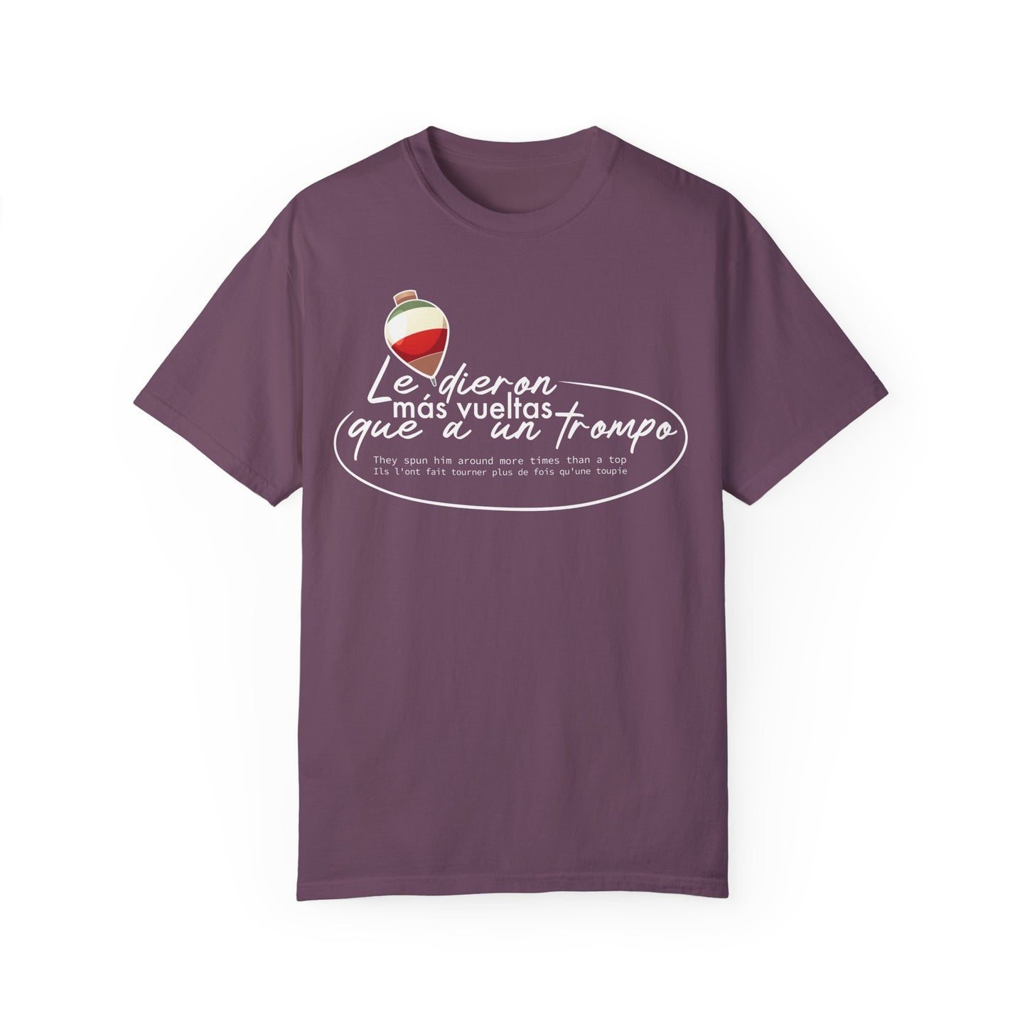 MÁS VUELTAS QUE A UN TROMPO - Camiseta Unisex Softstyle