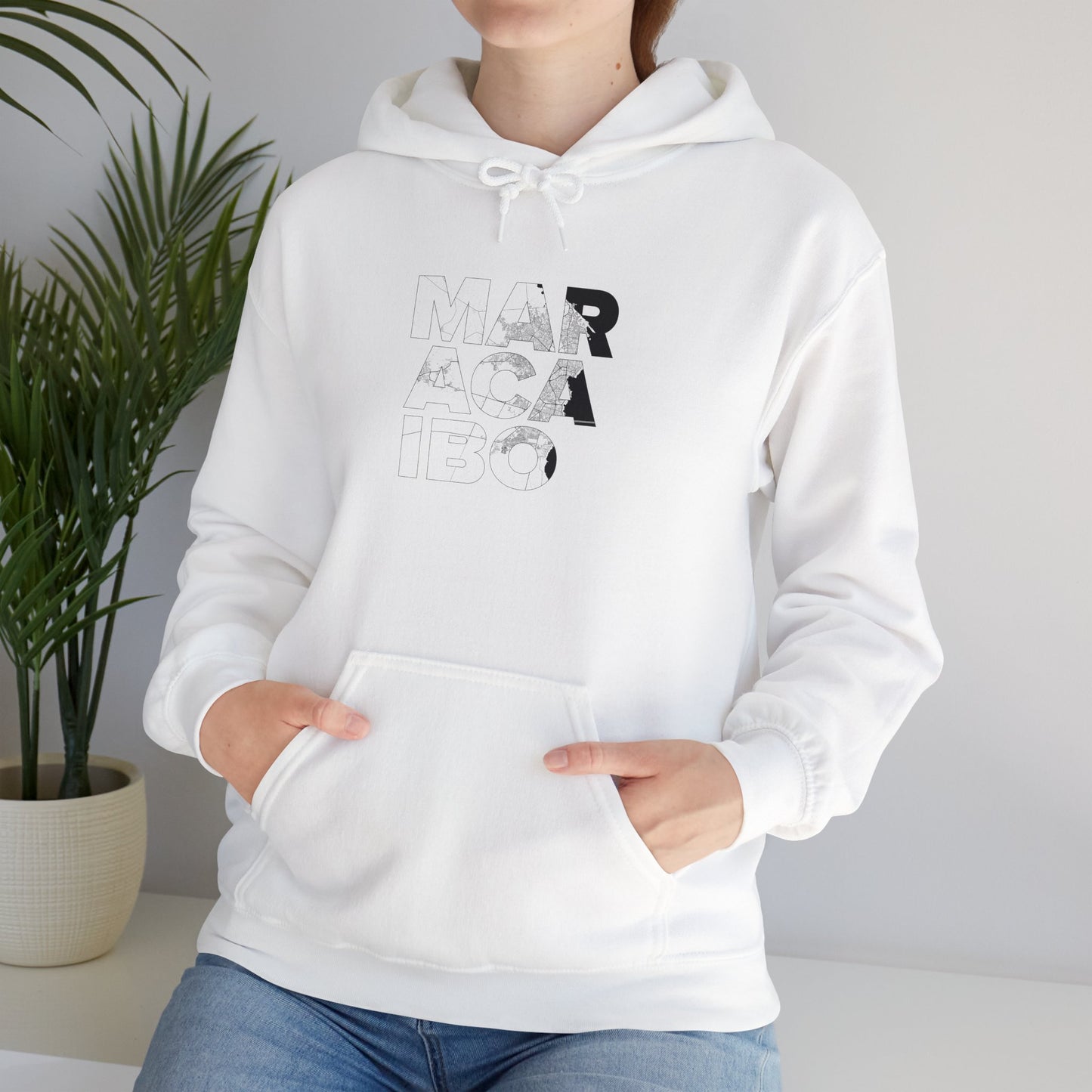 MARACAIBO TYPO Heavy Blend™ - Sudadera con Capucha - Diseño Gráfico Minimalista
