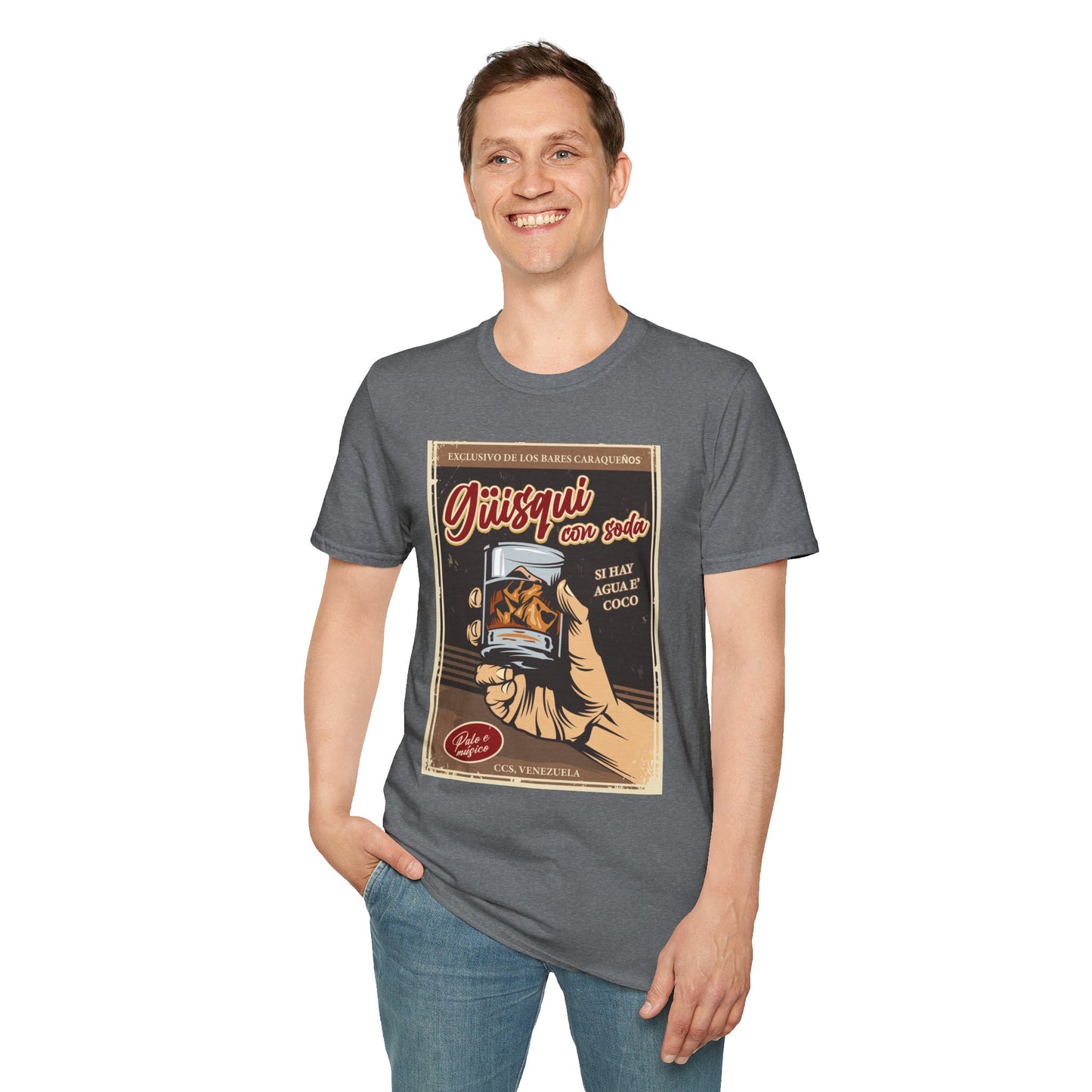 GÜISQUI CON SODA - Camiseta Vintage Unisex Softstyle – Un Clásico de los Bares Caraqueños