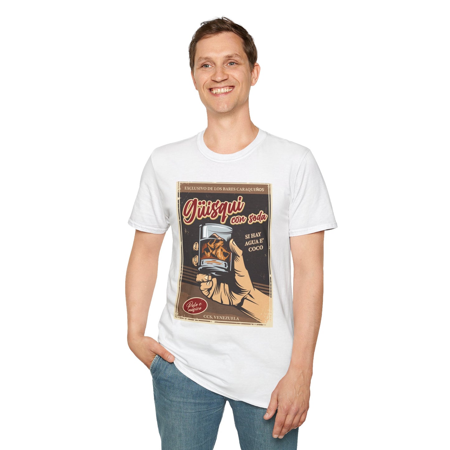 GÜISQUI CON SODA - Camiseta Vintage Unisex Softstyle – Un Clásico de los Bares Caraqueños