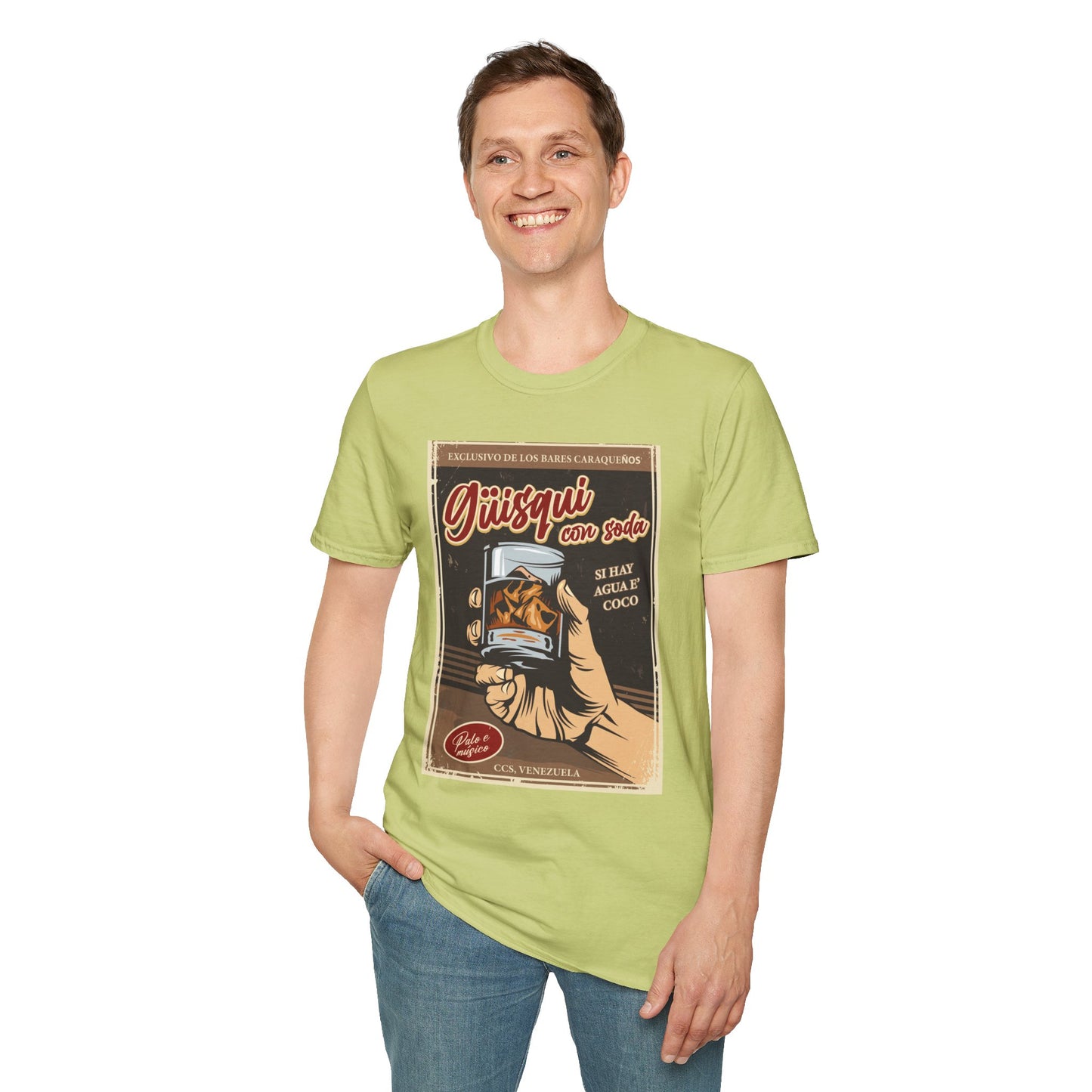 GÜISQUI CON SODA - Camiseta Vintage Unisex Softstyle – Un Clásico de los Bares Caraqueños
