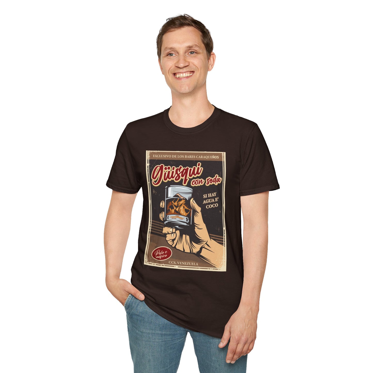 GÜISQUI CON SODA - Camiseta Vintage Unisex Softstyle – Un Clásico de los Bares Caraqueños