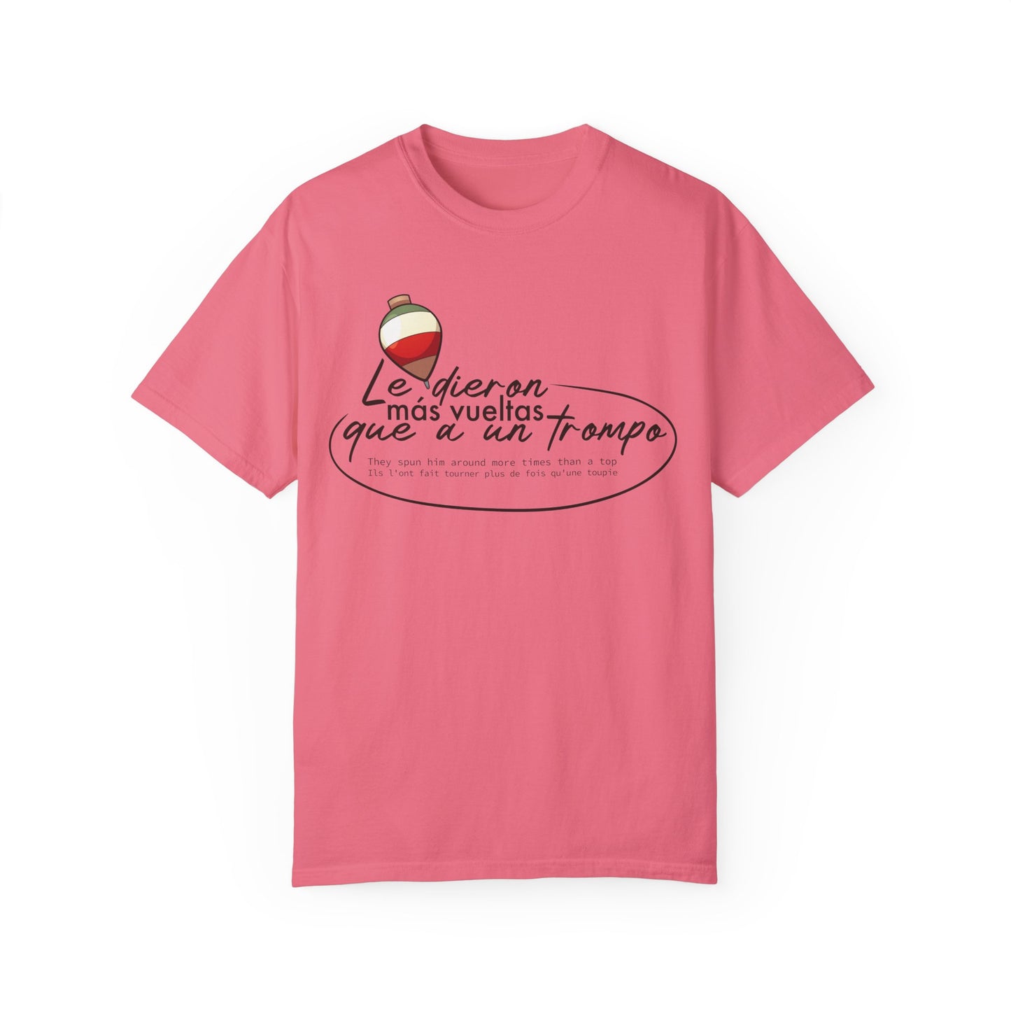MÁS VUELTAS QUE A UN TROMPO - Camiseta Unisex Softstyle
