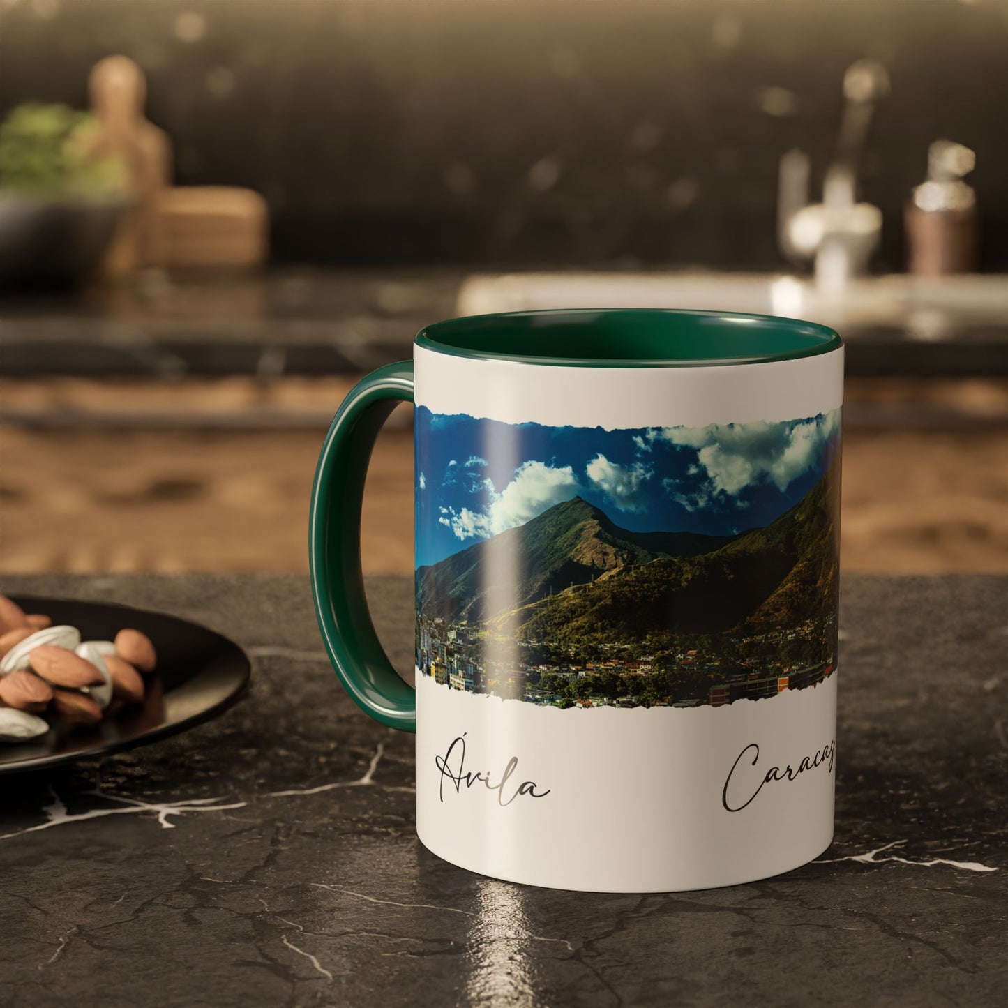 Taza con Paisaje Vibrante de Caracas – Disponibles en 11 oz y 15 oz