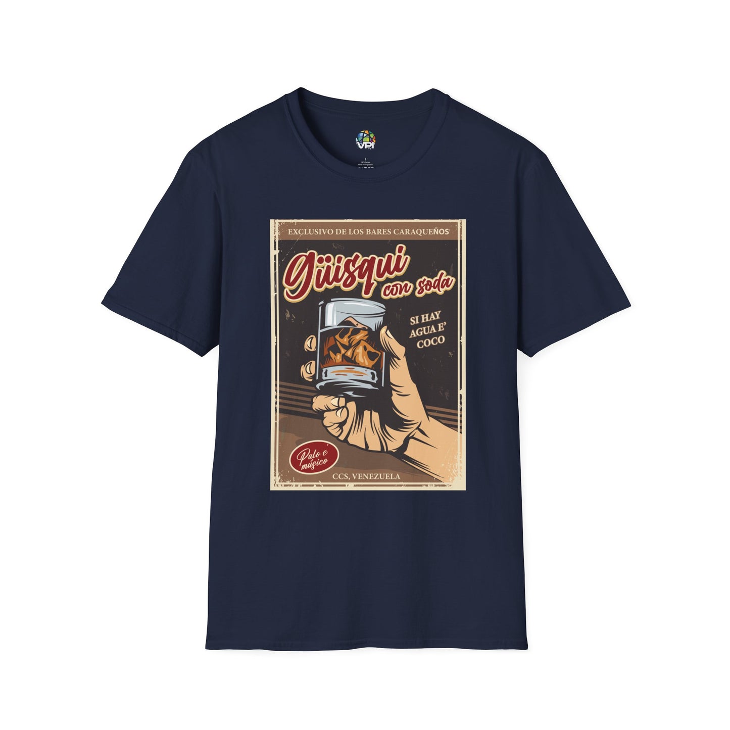 GÜISQUI CON SODA - Camiseta Vintage Unisex Softstyle – Un Clásico de los Bares Caraqueños