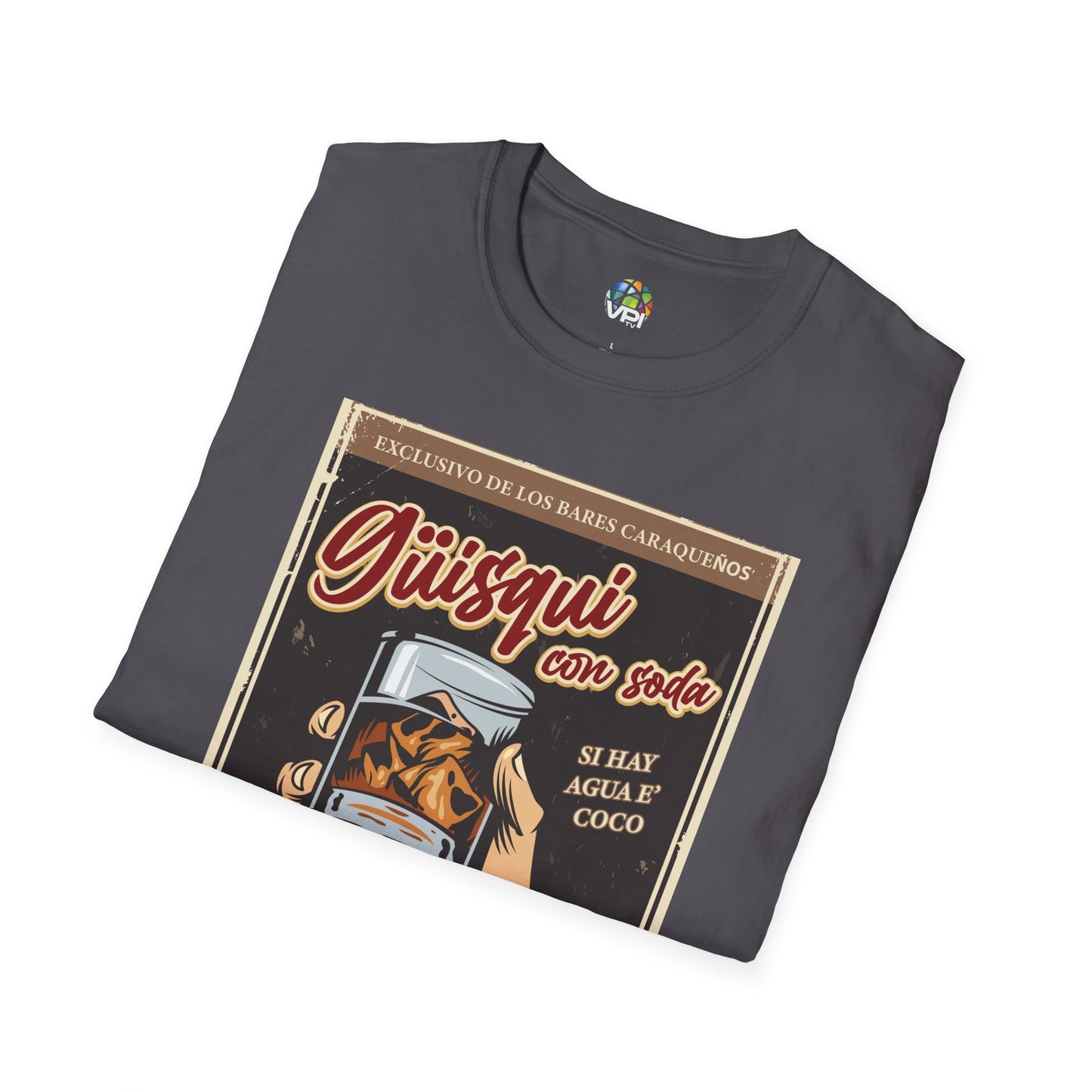 GÜISQUI CON SODA - Camiseta Vintage Unisex Softstyle – Un Clásico de los Bares Caraqueños