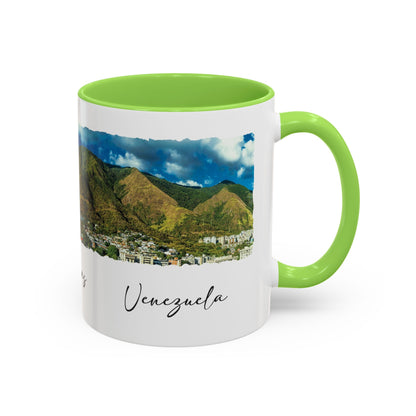 Taza con Paisaje Vibrante de Caracas – Disponibles en 11 oz y 15 oz