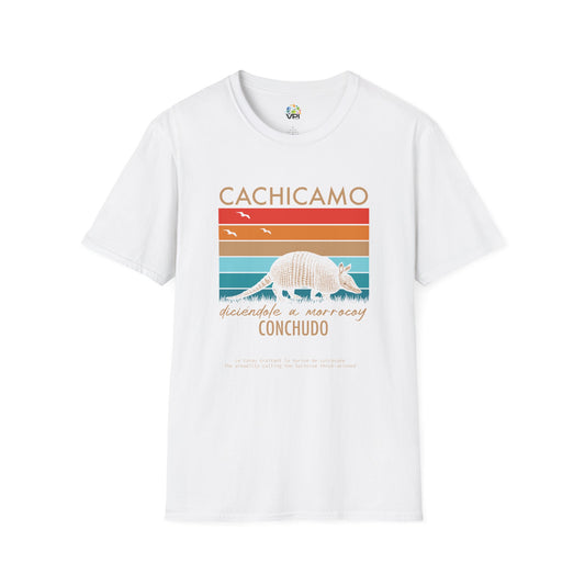 Camiseta Gráfica Unisex Softstyle – Diseño Vintage "Cachicamo Diciéndole a Morrocoy" 🐢