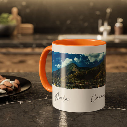 Taza con Paisaje Vibrante de Caracas – Disponibles en 11 oz y 15 oz