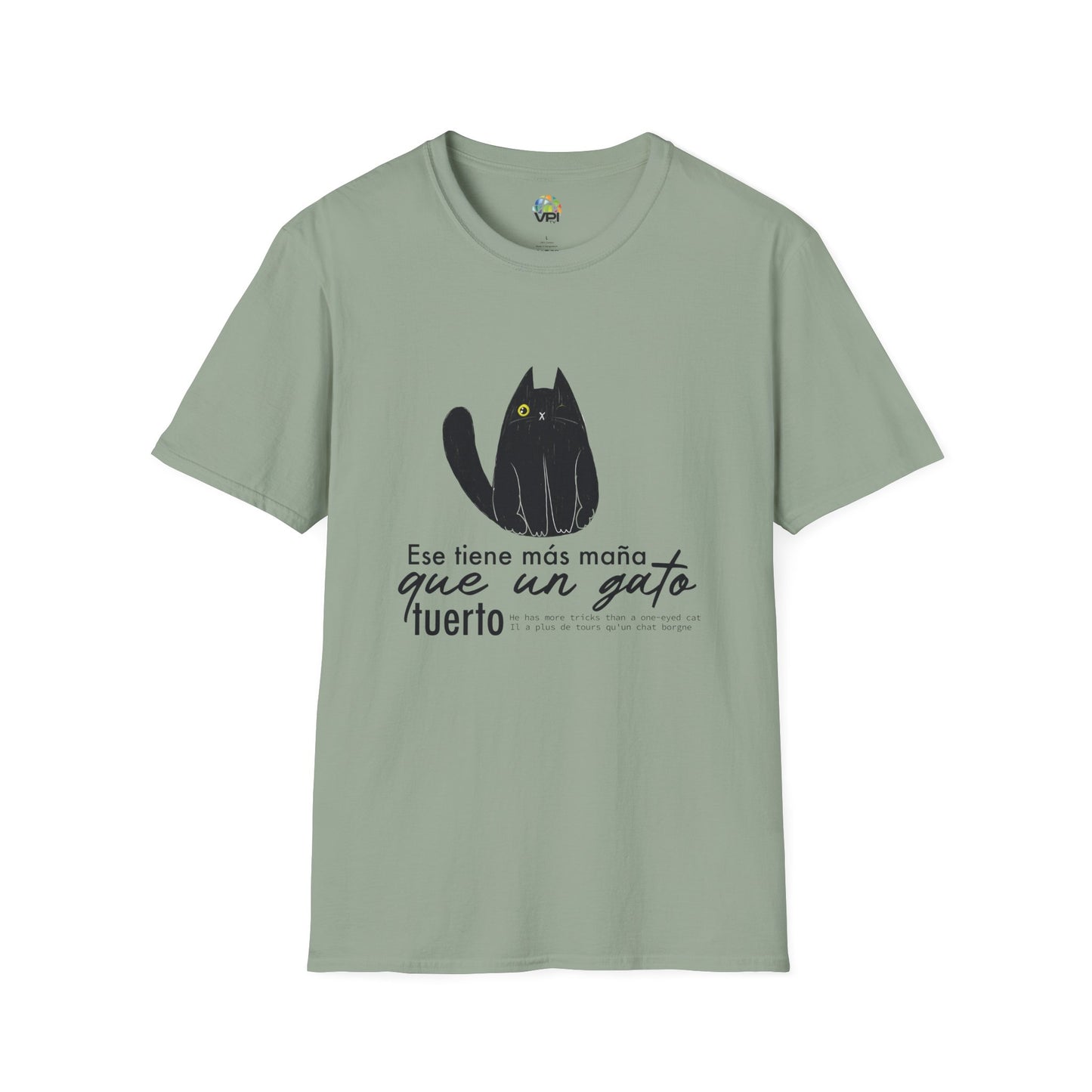 Camiseta Unisex Softstyle – ‘Ese Tiene Más Maña Que Un Gato Tuerto’