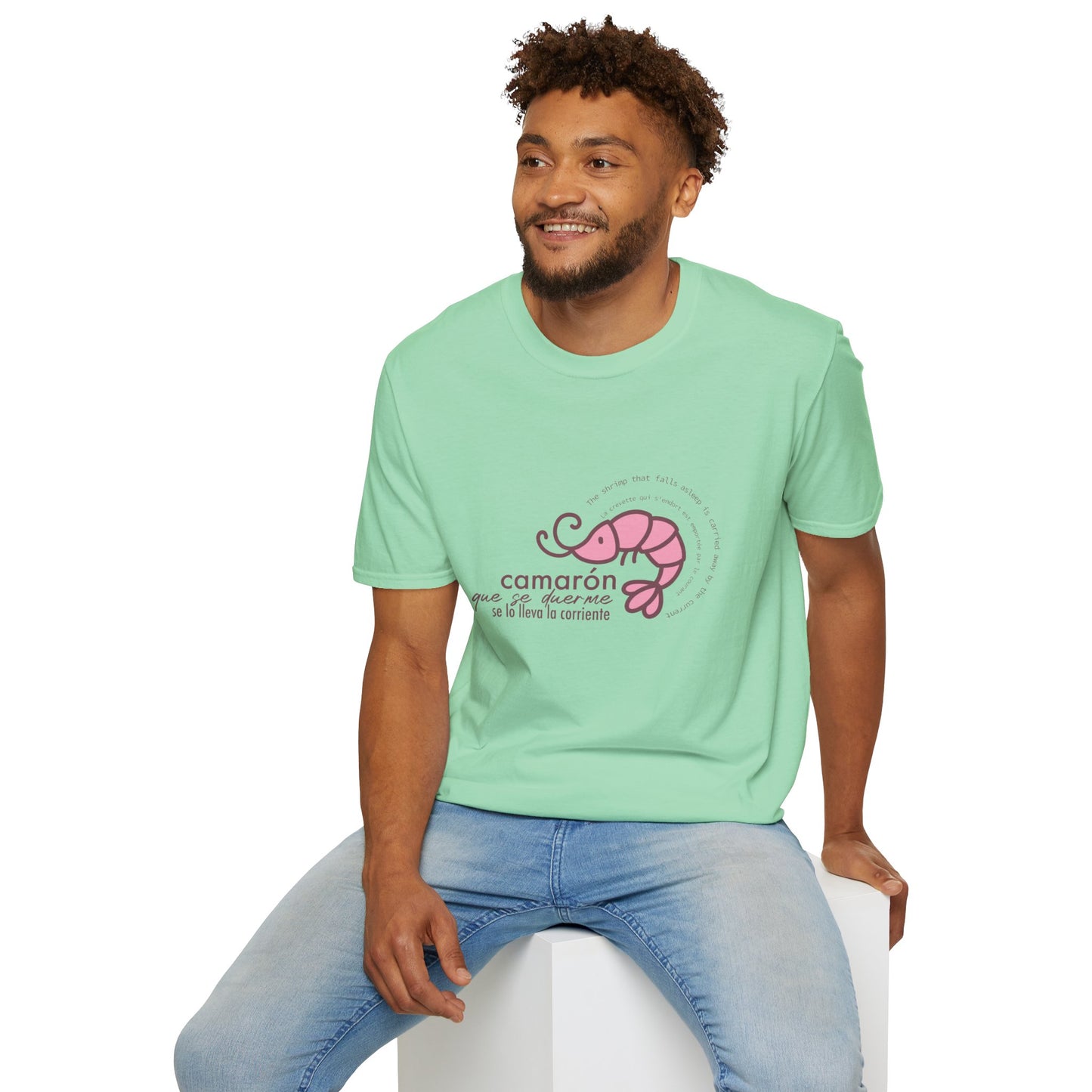 Camiseta Unisex Softstyle con Frase Divertida "Camarón que se duerme"