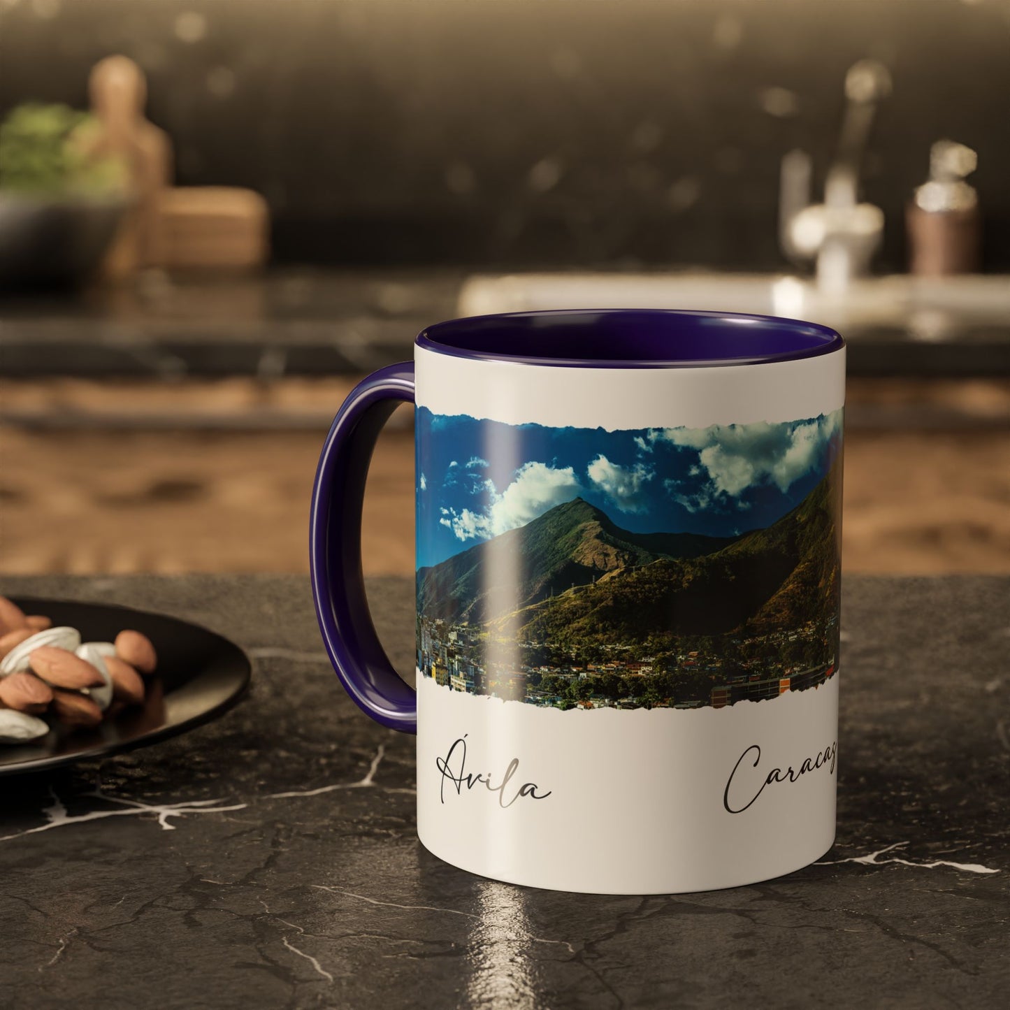 Taza con Paisaje Vibrante de Caracas – Disponibles en 11 oz y 15 oz