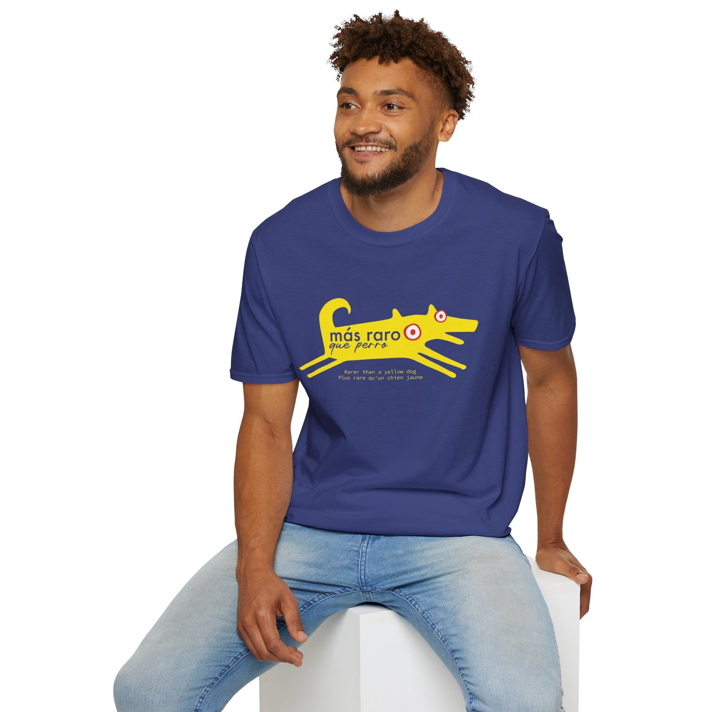 Camiseta unisex Softstyle - Camiseta gráfica "Más Raro Que Perro Amarillo"