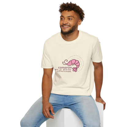 Camiseta Unisex Softstyle con Frase Divertida "Camarón que se duerme"