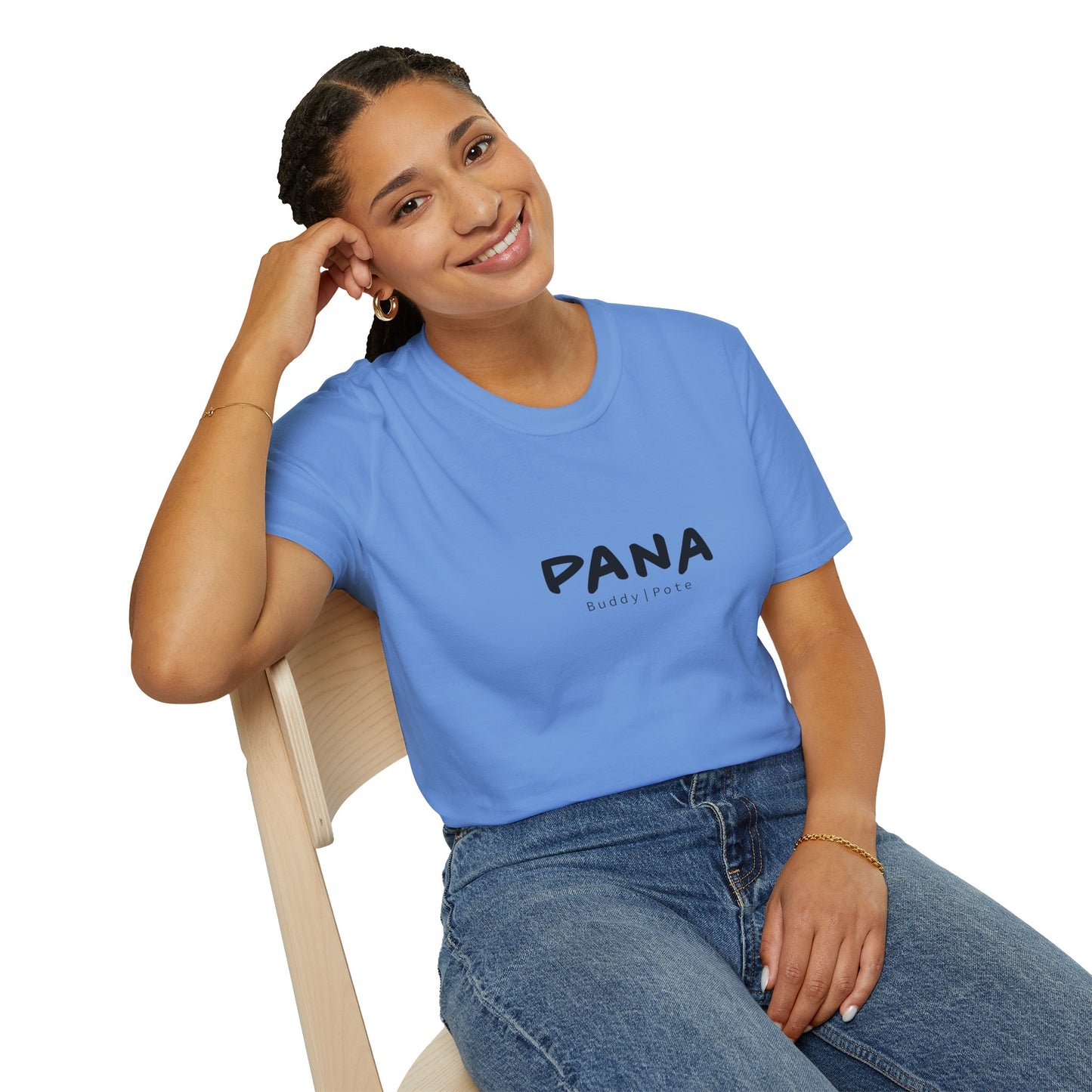 Camiseta Unisex Softstyle "PANA Buddy Tote" – Comodidad y Estilo para el Día a Día