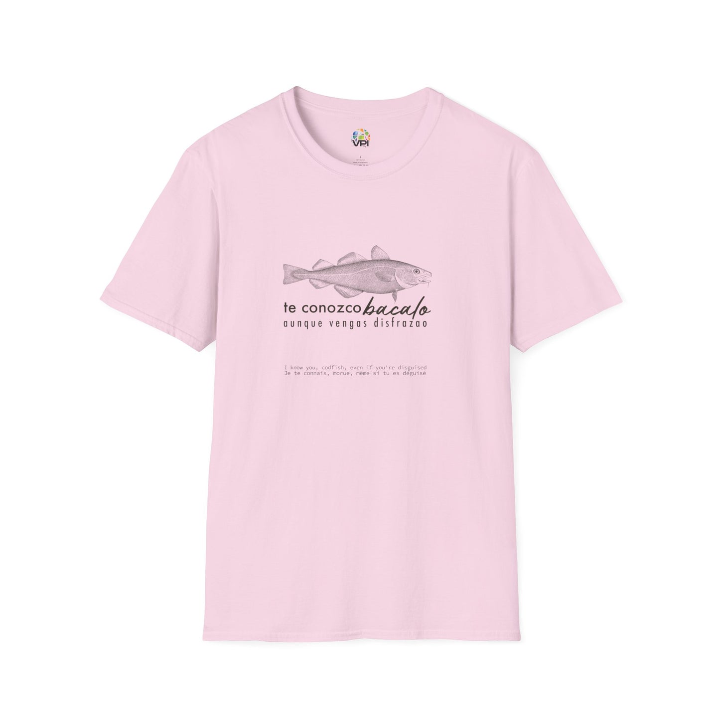 Camiseta Unisex Softstyle – "Te Conozco Bacalao, Aunque Vengas Disfrazao" 🐟😆