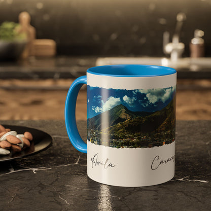 Taza con Paisaje Vibrante de Caracas – Disponibles en 11 oz y 15 oz