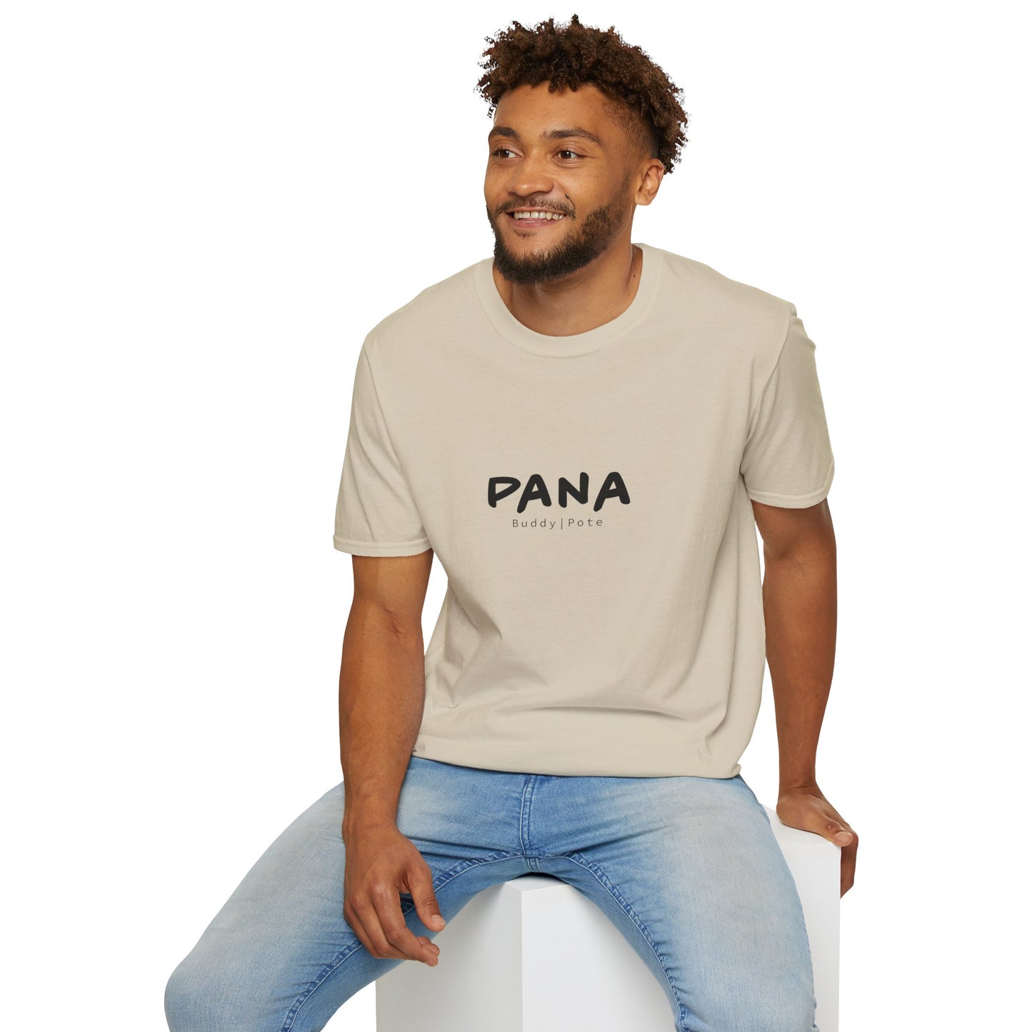 Camiseta Unisex Softstyle "PANA Buddy Tote" – Comodidad y Estilo para el Día a Día