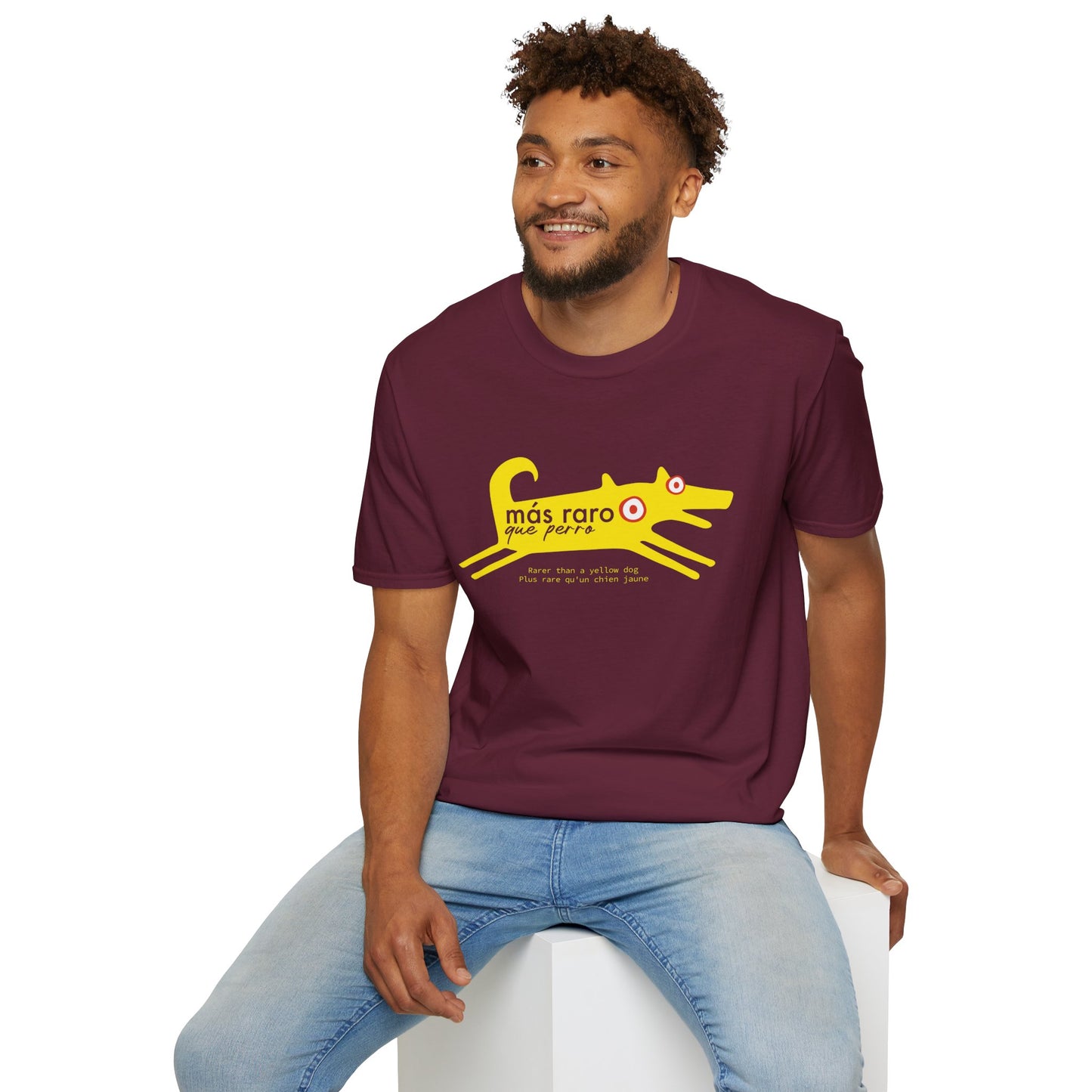 Camiseta unisex Softstyle - Camiseta gráfica "Más Raro Que Perro Amarillo"