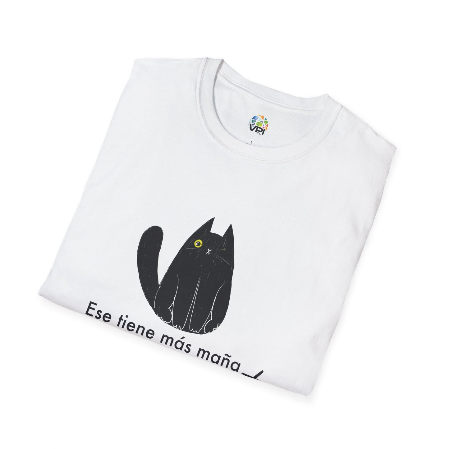 Camiseta Unisex Softstyle – ‘Ese Tiene Más Maña Que Un Gato Tuerto’